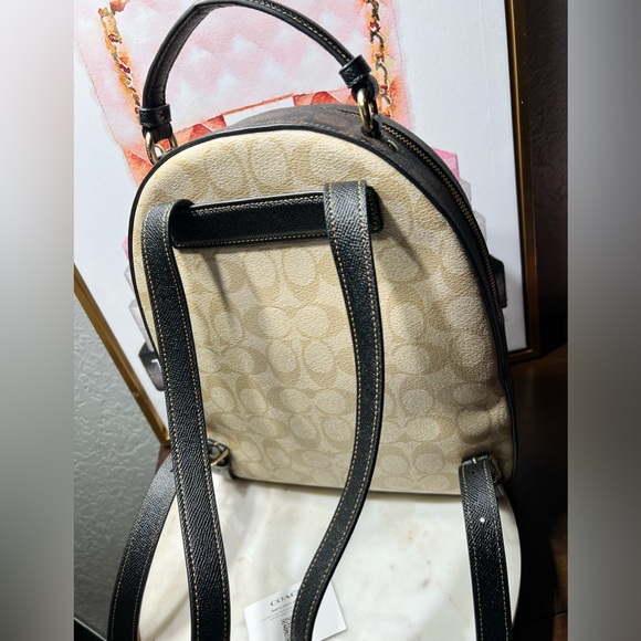 Coach Jordyn Backpack In Blocked Signature Canvas
Comparable Value
$450 NWOT - Picture 15 of 15